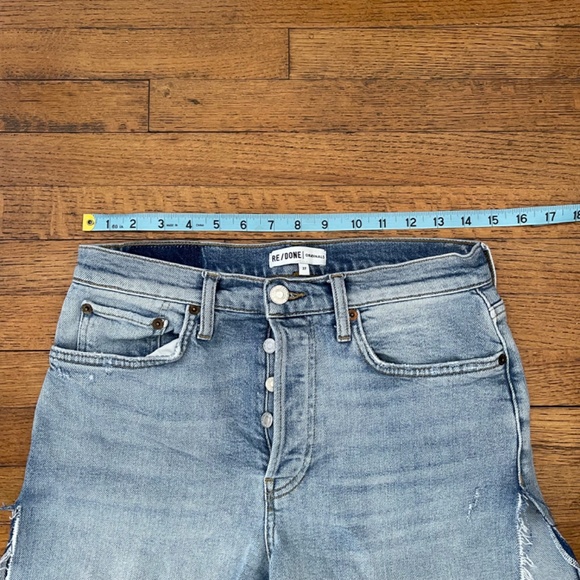 RE/DONE Originals The Short Button Fly Cut Off Denim Shorts in Dirty Destroy 27 - Picture 6 of 10